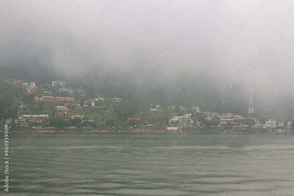 fog surrounds the lake in the mountainous area which makes the weather cold. And there are many houses, hotels and villas to stay.
