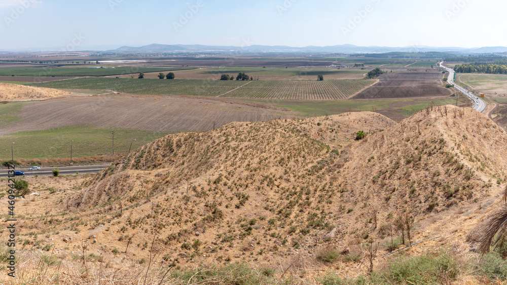 Obraz premium The view from Tel Megiddo Nation Park of the Jezreel Valley in northern Israel. 