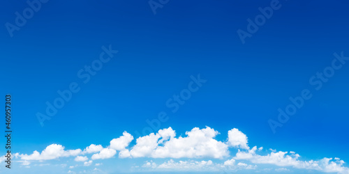 blue sky and cloud © Igor Chaikovskiy