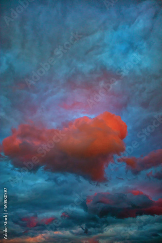 Fototapeta Naklejka Na Ścianę i Meble -  colorful and dramatic sunset sky