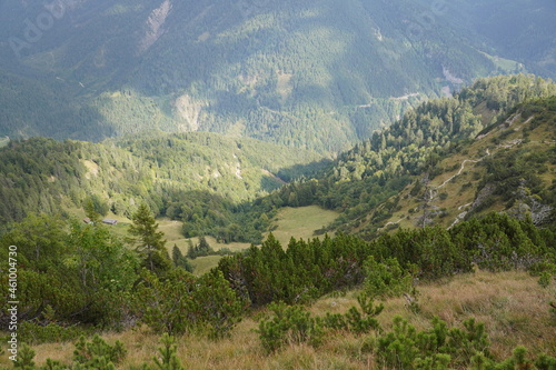 Wanderung auf den Schinder: Abstieg zur Traunitzalm photo