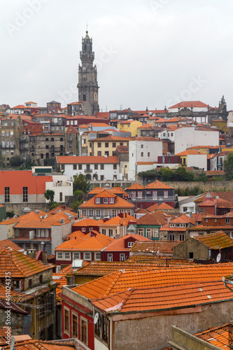 Iglesia de los Clérigos en la ciudad de Oporto o Porto en el pais de Portugal