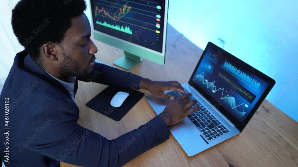 Business trader man working on crypto currency markets with blockchain technology - Decentralized finance and stock exchange concept Business trader man working on crypto currency markets with blockchain technology - Decentralized finance and stock exchange concept