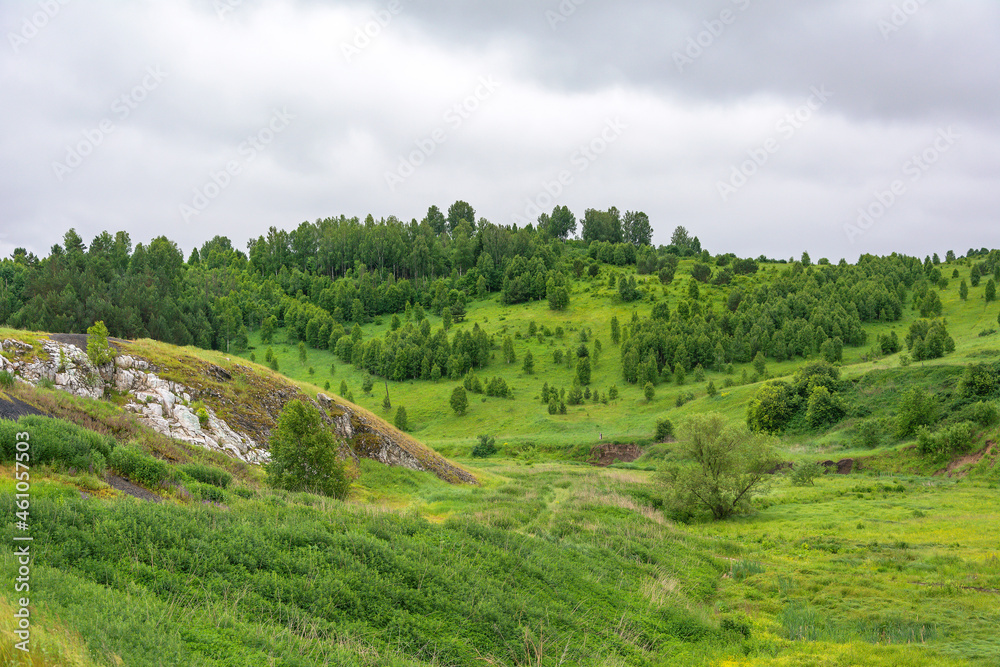 Obraz premium Picturesque valley of the Bolshaya Talmovaya River near the city of Salair