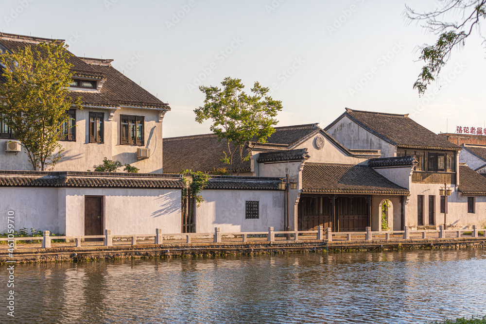 Fototapeta premium houses on the river