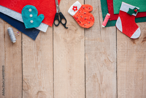 Christmas DIY felt ornaments, Christmas and New Year crafting ideas