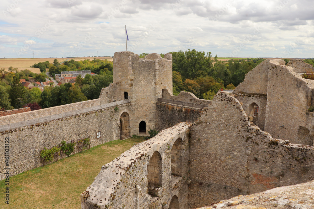 Centre - Loiret - Yèvre le Châtel - C
Panorama sur la cour du château