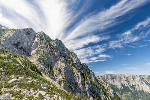 Blaueisgletscher - Felsmassiv mit wunderschönem Wolkenbild.
