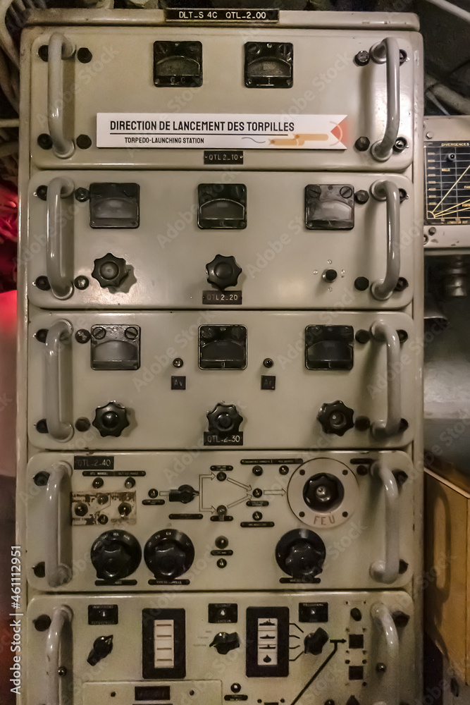 Inside French submarine "Espadon" ("Swordfish", 78m long), craft was