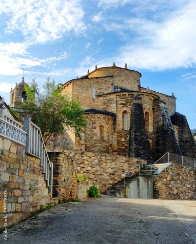 Iglesia de San Marti  o de Mondo  edo