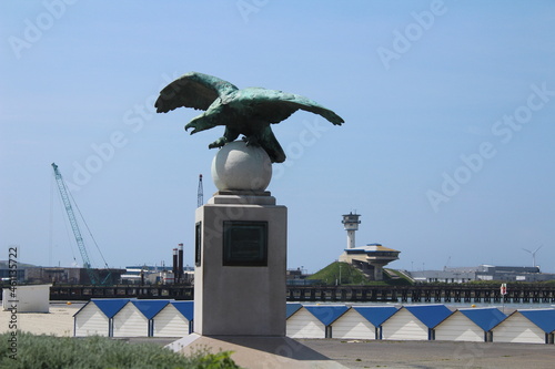 statue d'aigle photo