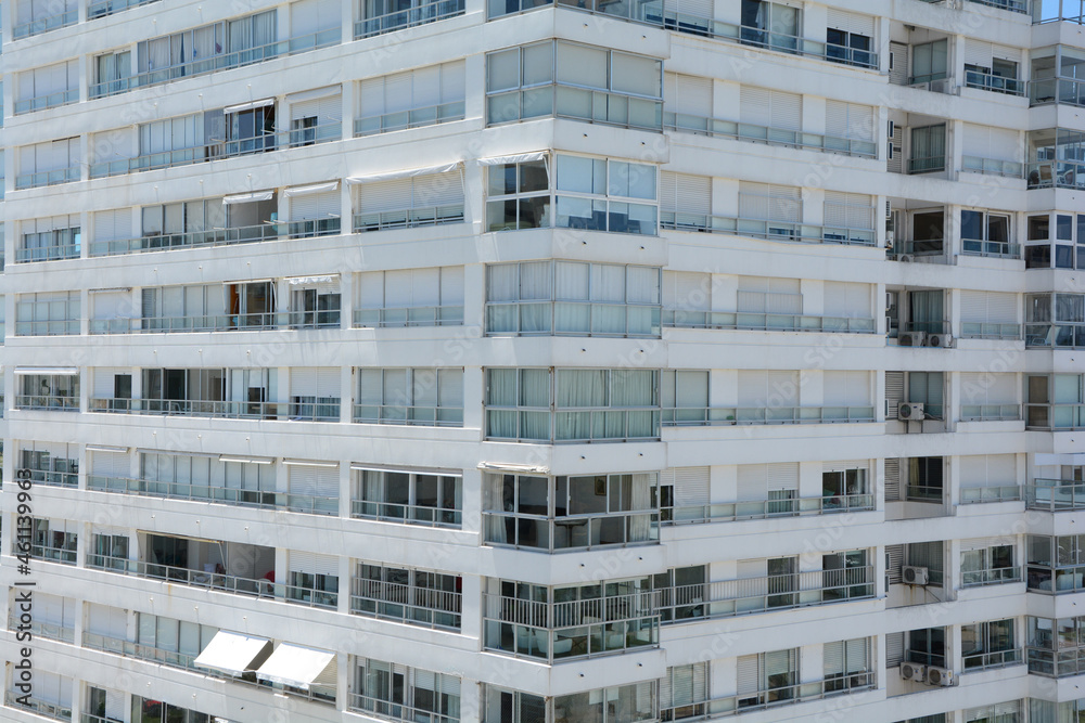 ventanas de edificio en esquina con perspectiva ventanas de edificio en esquina con perspectiva