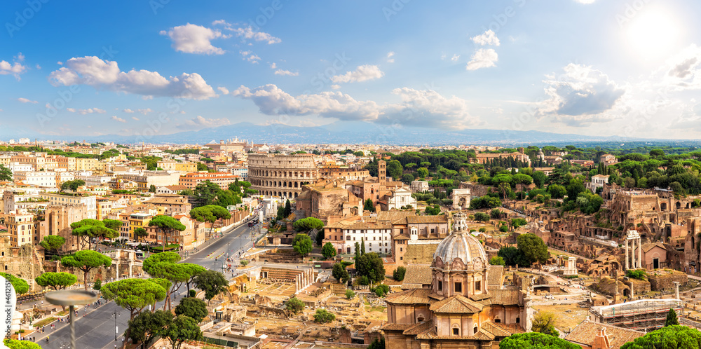 Naklejka premium Sunny panorama of Rome, Forum, Capitoline Hill, Coliseum, Italy