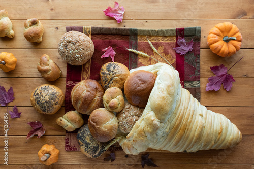 Obraz na plátne A cornucopia made of bread filled with a variety of rolls