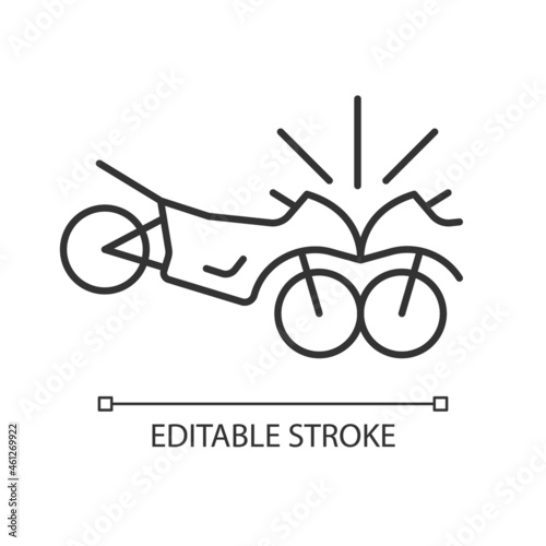 Motorcycles accident linear icon. Head-on collision of two motorcyclists. Speeding-related crash. Thin line customizable illustration. Contour symbol. Vector isolated outline drawing. Editable stroke