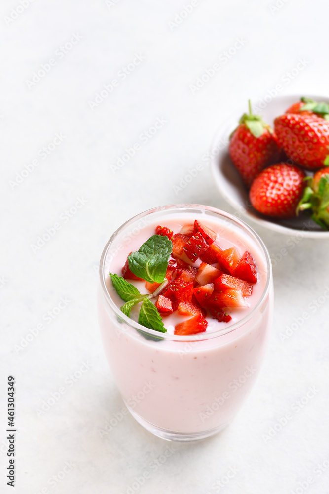 Strawberry yogurt with fresh berries Strawberry yogurt with fresh berries