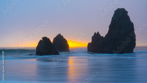 Rodeo Beach in San Francisco  sunrise on the beach  rocks  sand  waves and sun  vivid colors