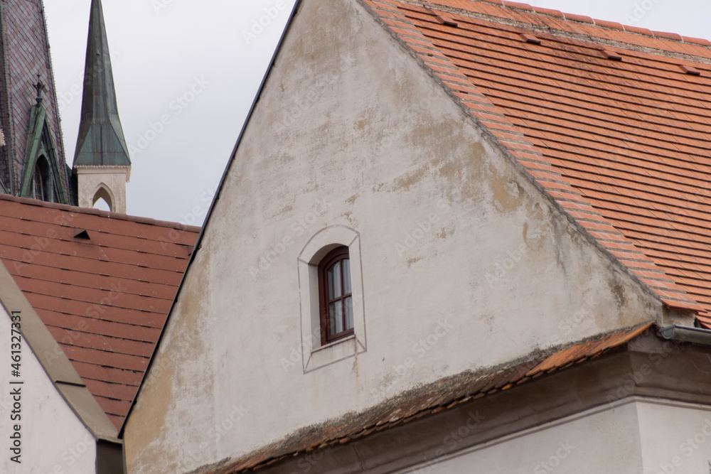 Alte Fassade mit Fenster