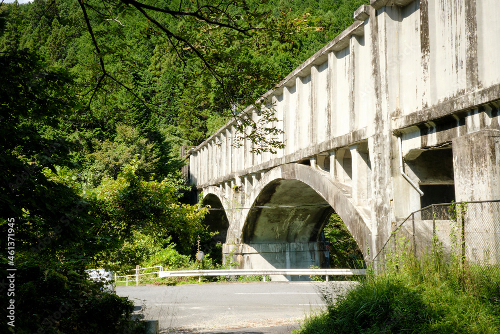 Fototapeta premium 柿其川に架かる水路橋。大正１２年頃に建造された近代化遺産として国の重要文化財(建造物)になっている。