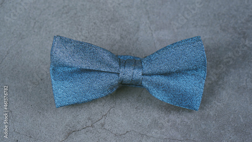 Canvastavla blue bow tie