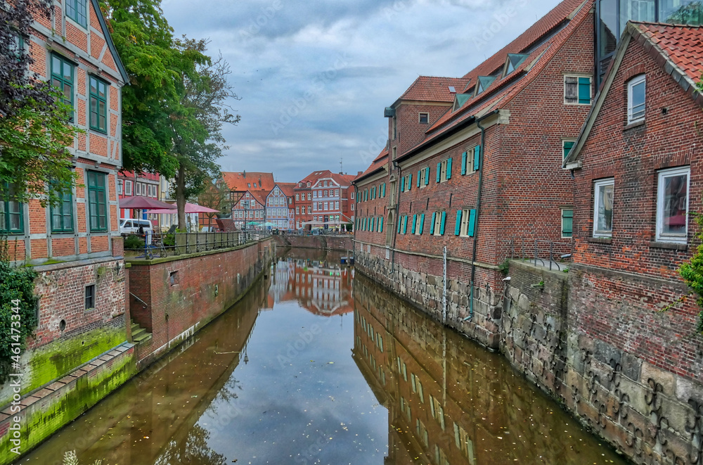 Obraz premium Blick in den historischen Hafen in Stade