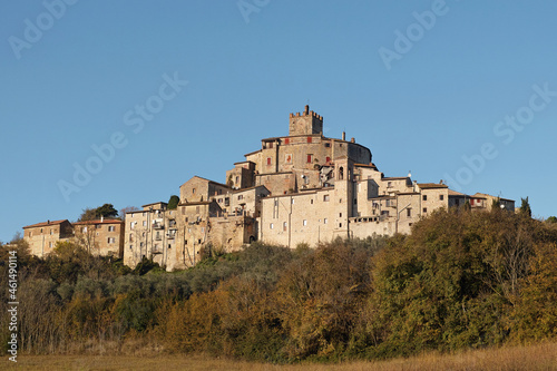 small village, nera montoro