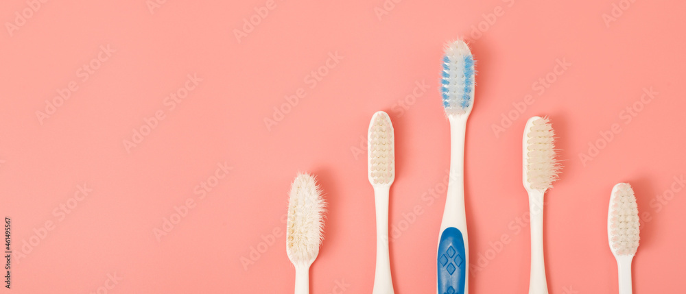 Techniques for storing toothbrushes and cleaning brushes after use to reduce the accumulation of germs and bacteria Techniques for storing toothbrushes and cleaning brushes after use to reduce the accumulation of germs and bacteria