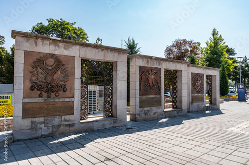 Obraz na płótnie Kayseri Republic Square Ataturk Monument w salonie