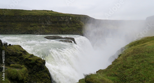 Fototapeta Naklejka Na Ścianę i Meble -  Giant water fall in Iceland