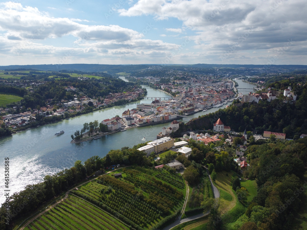 Passau, Deutschland: Die Flussmündungen von Inn und Ilz in die Donau aus der Luft