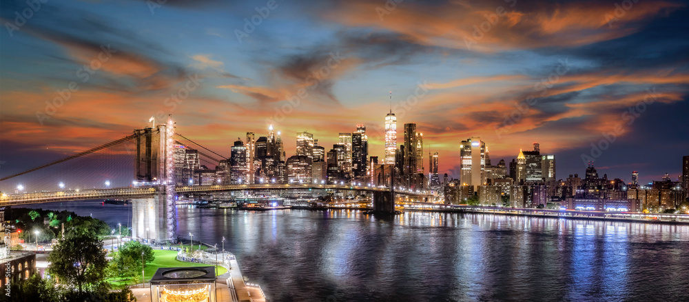 Naklejka premium Manhattan Brooklyn Bridge