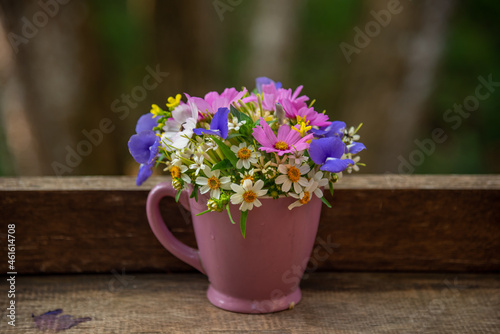 Fototapeta Naklejka Na Ścianę i Meble -  Beautiful bouquet of  wildflowers in a vase
