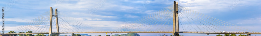 Obraz premium Tablier du pont Tarascon-Beaucaire sur le Rhône, Gard, France 