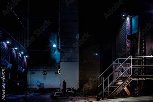 Night alleyway in Cleveland, Ohio © CarpathiaProductions