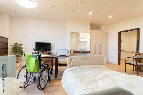 高齢者用マンションの一室　家具あり