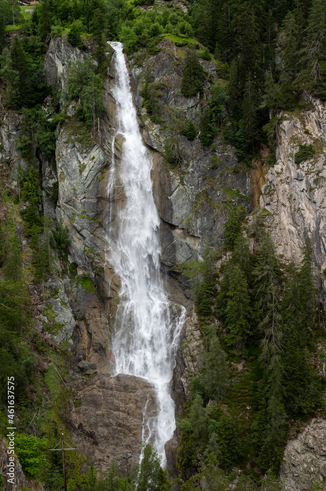 Obraz premium High waterfall near Matrei in Osttirol in summer