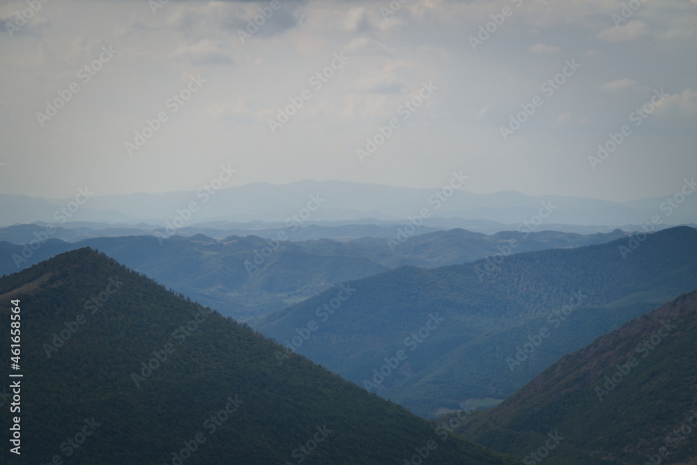 Vista dal piano delle ortiche sul Monte Catria in autunno