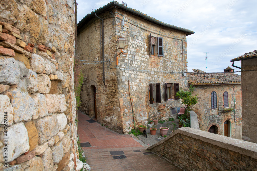 Kleines Haus mit Terrasse in der historischen Altstadt von San Gimignano