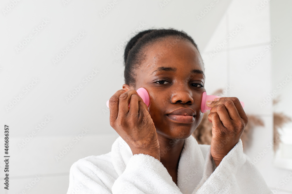 Face lifting treatment with help of vacuum cups Face lifting treatment with help of vacuum cups