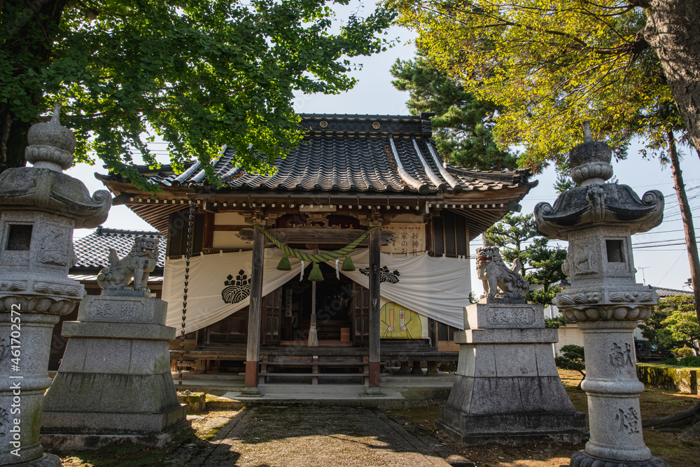 Fototapeta premium 村の八幡神社のお祭り