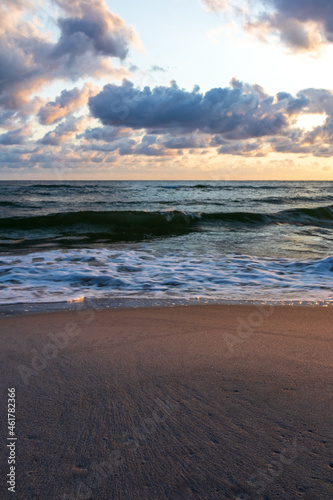 Fototapeta Naklejka Na Ścianę i Meble -  sunrise on the beach