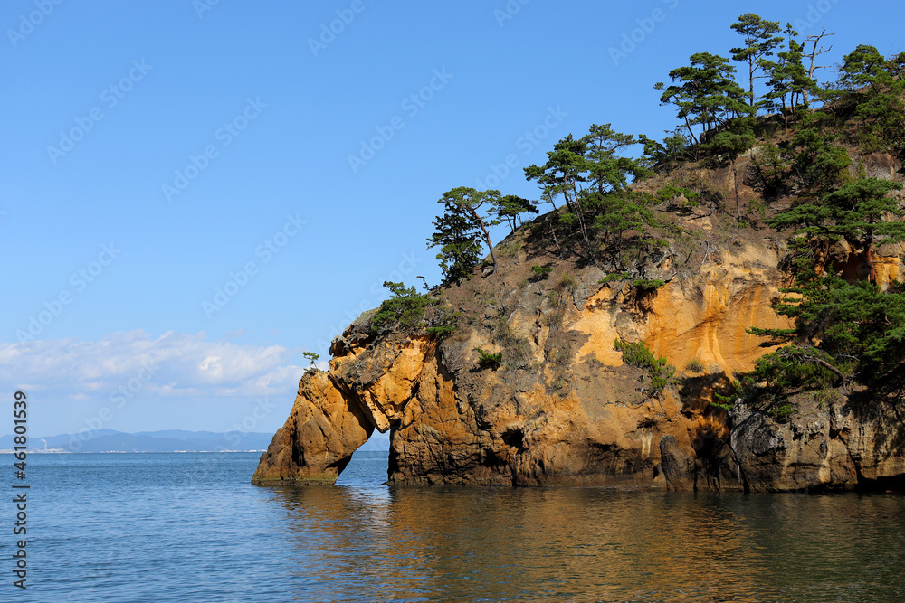 奇岩。嵯峨渓の源田浜から見る象の鼻の形をした岩。日本宮城県東松島市宮戸。