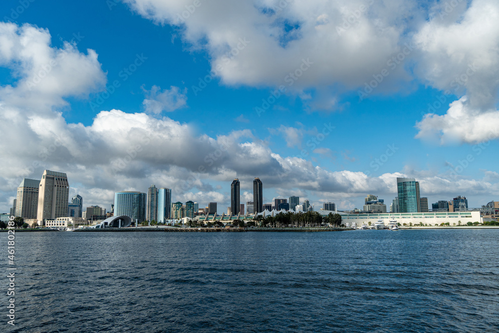 Fototapeta premium View of San Diego from the San Diego Bay