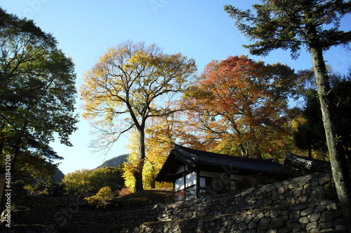 house in autumn © 병열 서