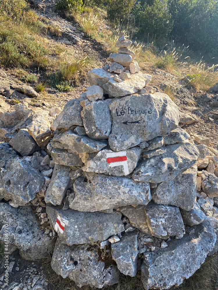 Red and white markers that mark out the traditional french hiking trails on the Montagne Sainte-Victoire trail Red and white markers that mark out the traditional french hiking trails on the Montagne Sainte-Victoire trail