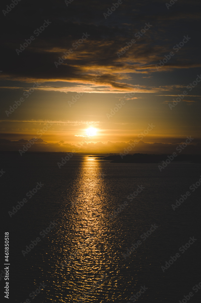 Fototapeta premium lake sunset