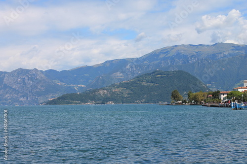 lago iseo lake mountain italia © Barbara