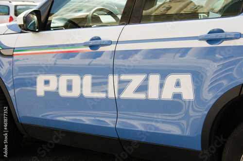 italian police vehicle