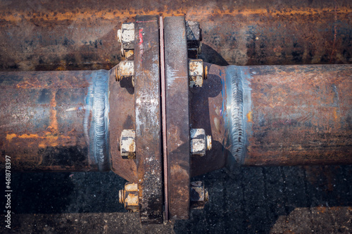 Weld pipe joints made by manual arc welding,Closed up connecting pipe by weld to flange and  bolt-nut