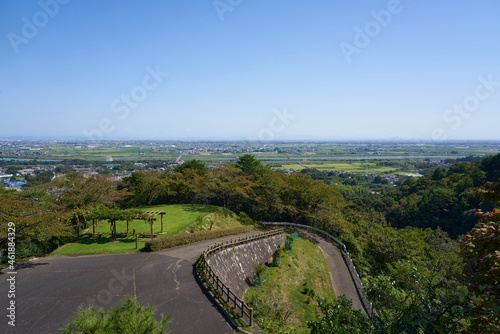 岐阜県、月見の森　おいしい森広場越しに見える濃尾平野 © kohta65